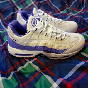 Nike Air Max 95 White and Purple Sneakers